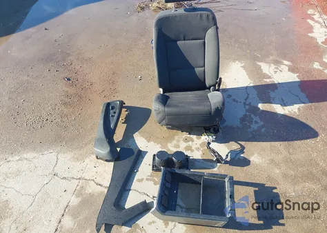 2018 Chevrolet Silverado 1500 1Lt from USA, damaged, VIN 1GCRCREC0JZ250020